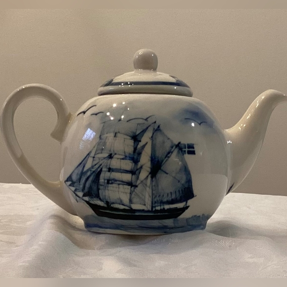 oxney green Other - Oxney Green made in England Tea Pot Nautical Sail Ship 4 1/2" Height 32 …